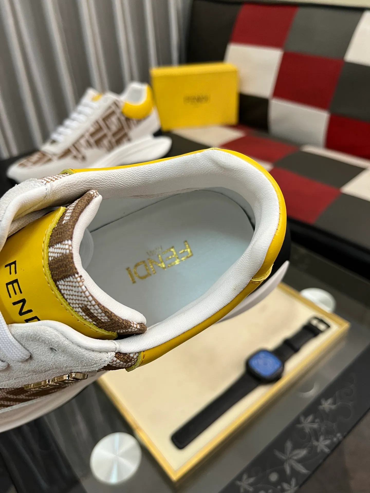 Men's Men's Shoes💰458⌚️⌚️[FENDI] Fendi's classic and comfortable men's, this complex sneaker is made of soft calfskin➕genuine leather lining➕original ultra-light rubber material with rough outsole. This unique light style is suitable for the casual and refined sensibility of this season. It is comfortable and natural on the feet. It is an everyday style for casual travel in autumn and winter! 38−443️⃣colors available